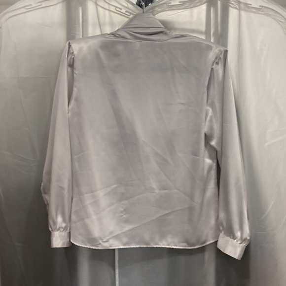 Cowl, V-neck button up blouse - Picture 4 of 4